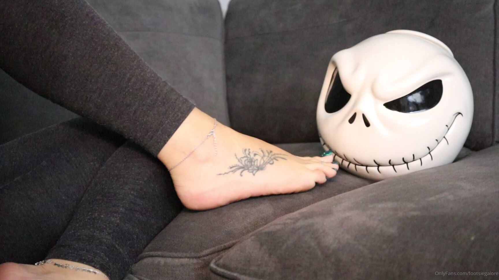 Footsiegalore Did You Know I Have A Thing For Jack Skellington He Looks Kinda Pleased To Be In This