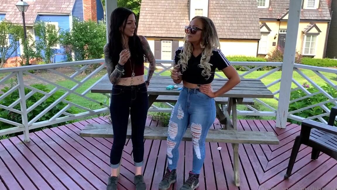 Britteni Bank Aka Bbankfetish Onlyfans Smoking Interview Outside With Poison