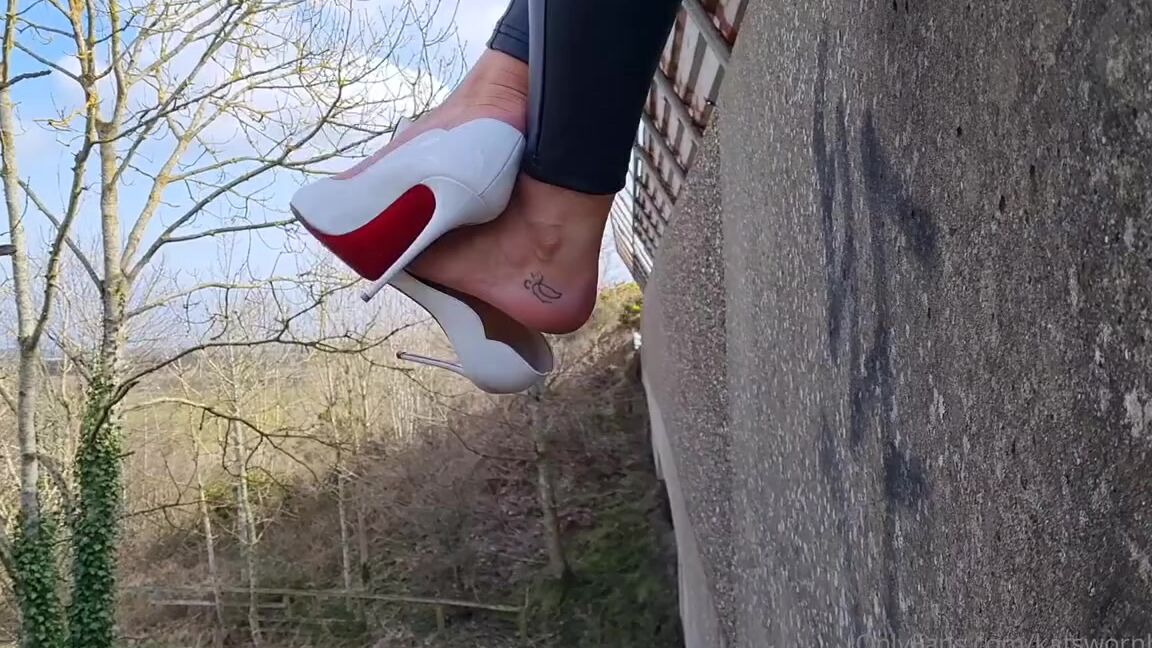 Kats Worn Heels Nicknamed Katswornheels Onlyfans Extreme Shoeplay Dangling My White Louboutin Hot Chicks Off The Side Of A Bridge