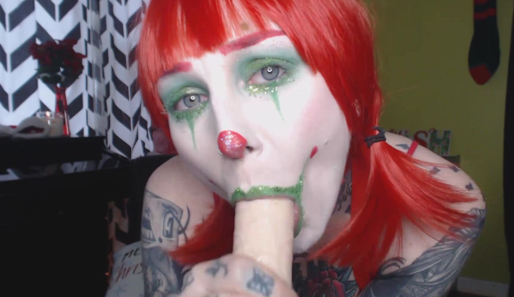 snowxwhite christmas party clown daydream manyvids