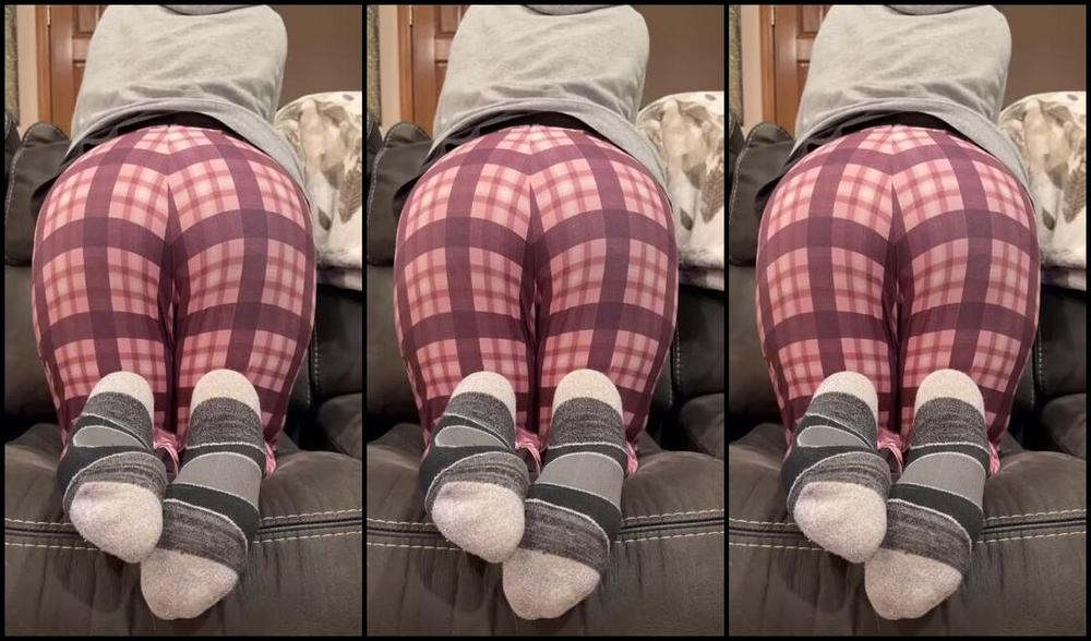 Solemate91 Nicknamed Solemate91 02 02 2025 Onlyfans Video Would You Spank This Naughty Mommy