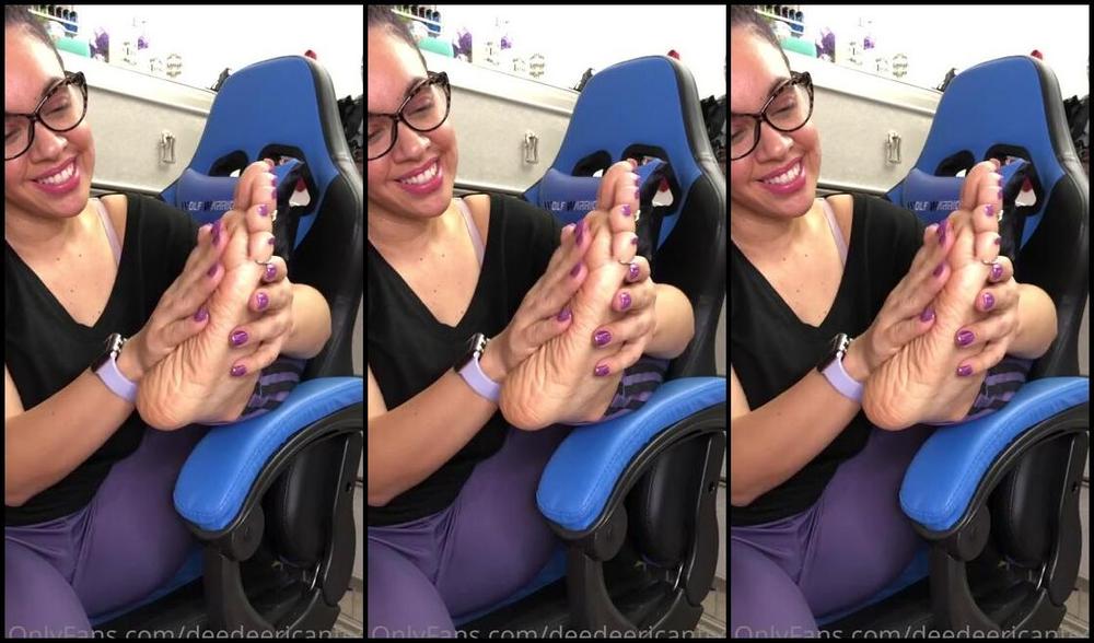 Deedeericanfeet Onlyfans Gm As Requested Admiring My Wrinkly Foot
