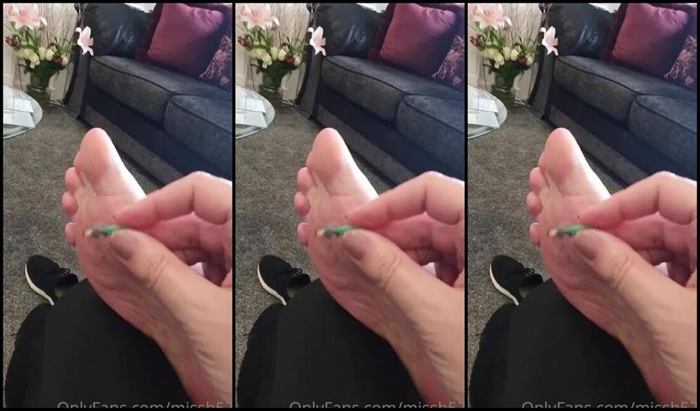 Miss B Nicknamed Missb52S Onlyfans 06 09 2021 Tiny Men Get Broken Under My Sweaty Feet