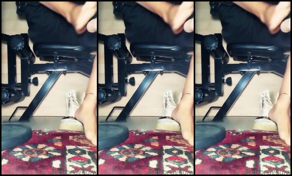 Mistress Desideria Godiva Nicknamed Padronagodiva 11 30 2022 Onlyfans Video Foot Job In Palestra Dopo Allenamento