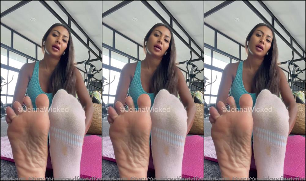 Jennawickedfeetqueen I Can Drain Your Balls Anywhere If I Want To Your Cum Is The Best Moisturizer For My