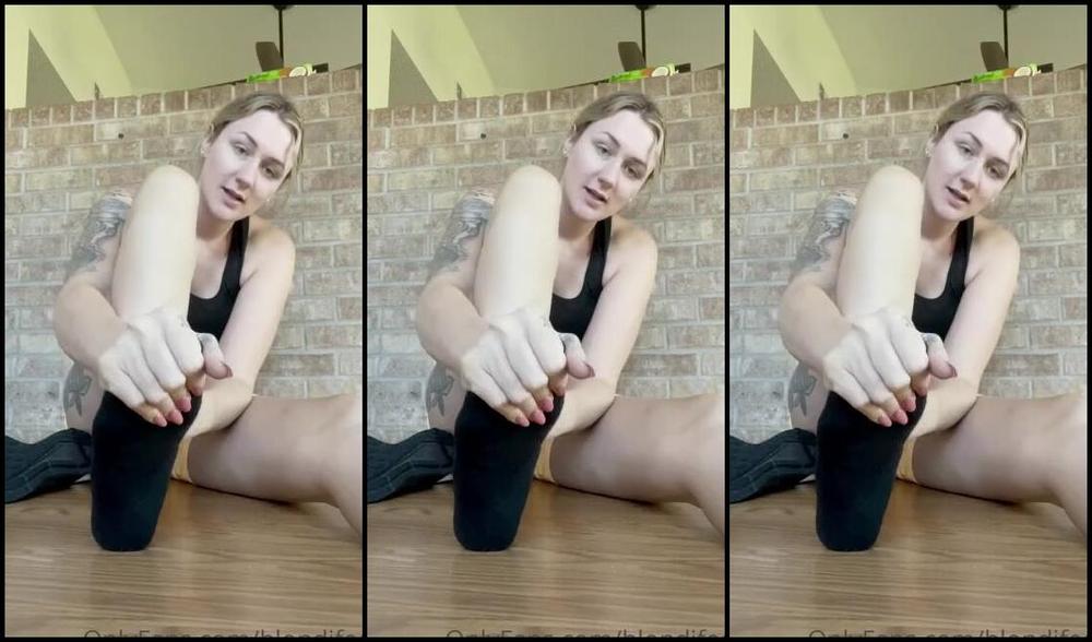 Blondifeet Foot Fetish 09 27 2021 Onlyfans Video Sweaty Feet After My Workout Os