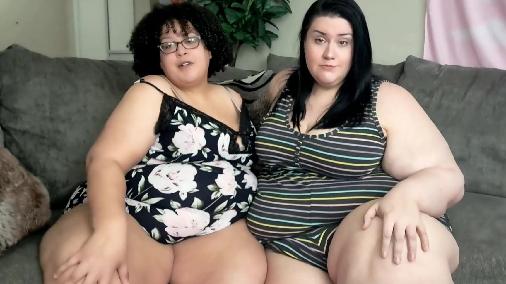"Xutjja" feederfeedee, lesbians, mommyroleplay, sfw, ssbbw, taboo mommies know you failed gym Manyvids