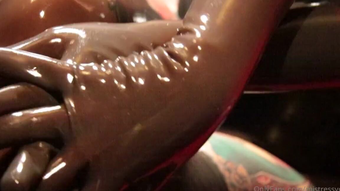 Mistressyouko Onlyfans Do You Want To Kiss My Latex Gloved Legs Or Hands Kneel Down And Beg Me Slave