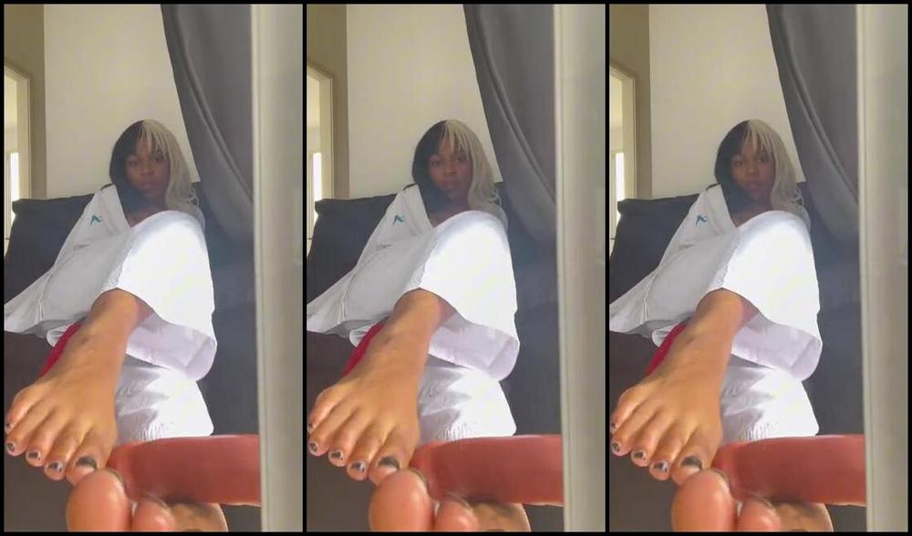 Erika Keylla Nicknamed Kellfemdom 04 26 2024 Onlyfans Video Depois De Um Treinos Longo Com Meus Pes Suados Eu Resolvir Treinar Meus Pes Com Oleo