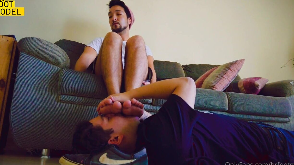 Brfootmodel 2600436838 09 17 2022 Master F And His Footstool