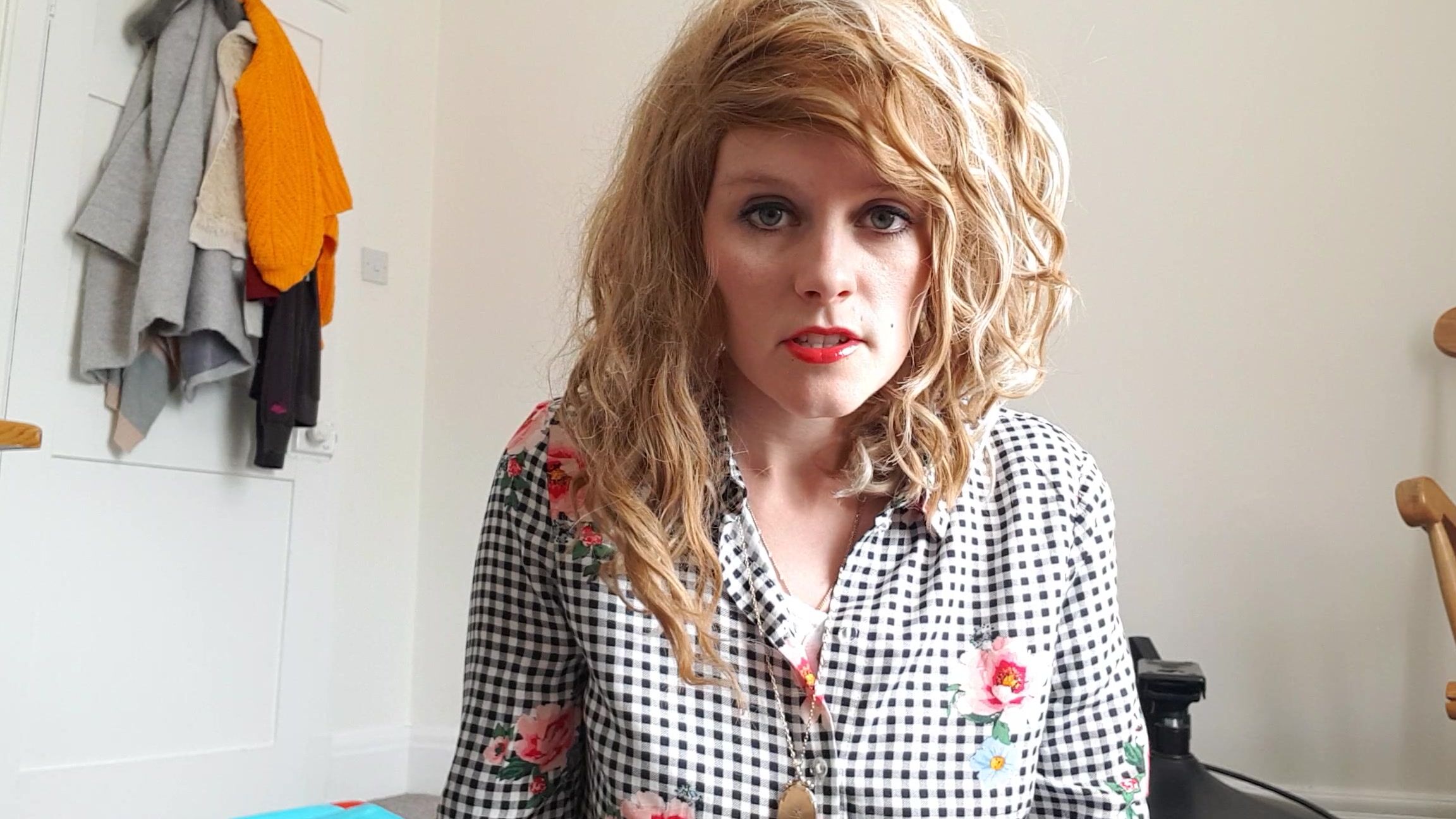 Sydneyharwin Co Worker Begs For Your Cum