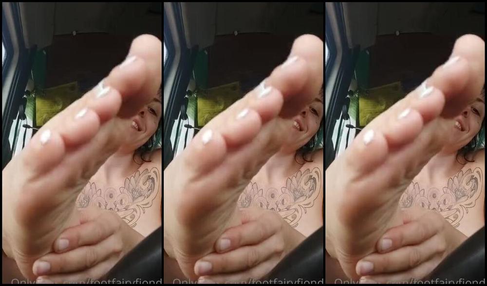 Freakyfjondaxxx Onlyfans Taking A Little Break While Driving For Hoursshould I Post All The Time While My Trip Or Make