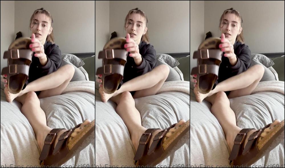 Goddessnicci We Both Know You Can T Resist Me When I Walk Around In Birkenstocks Alllll Day Long Jus