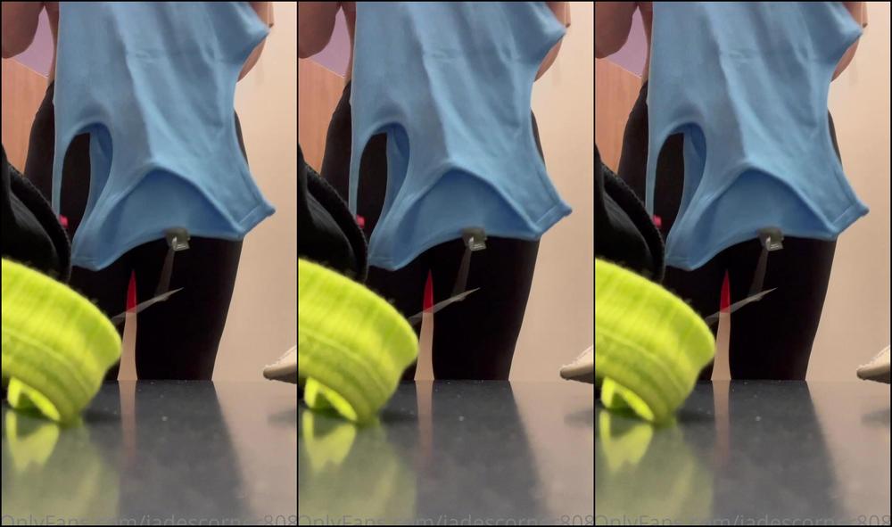 Jadescorner Quick Dressing Room Try On