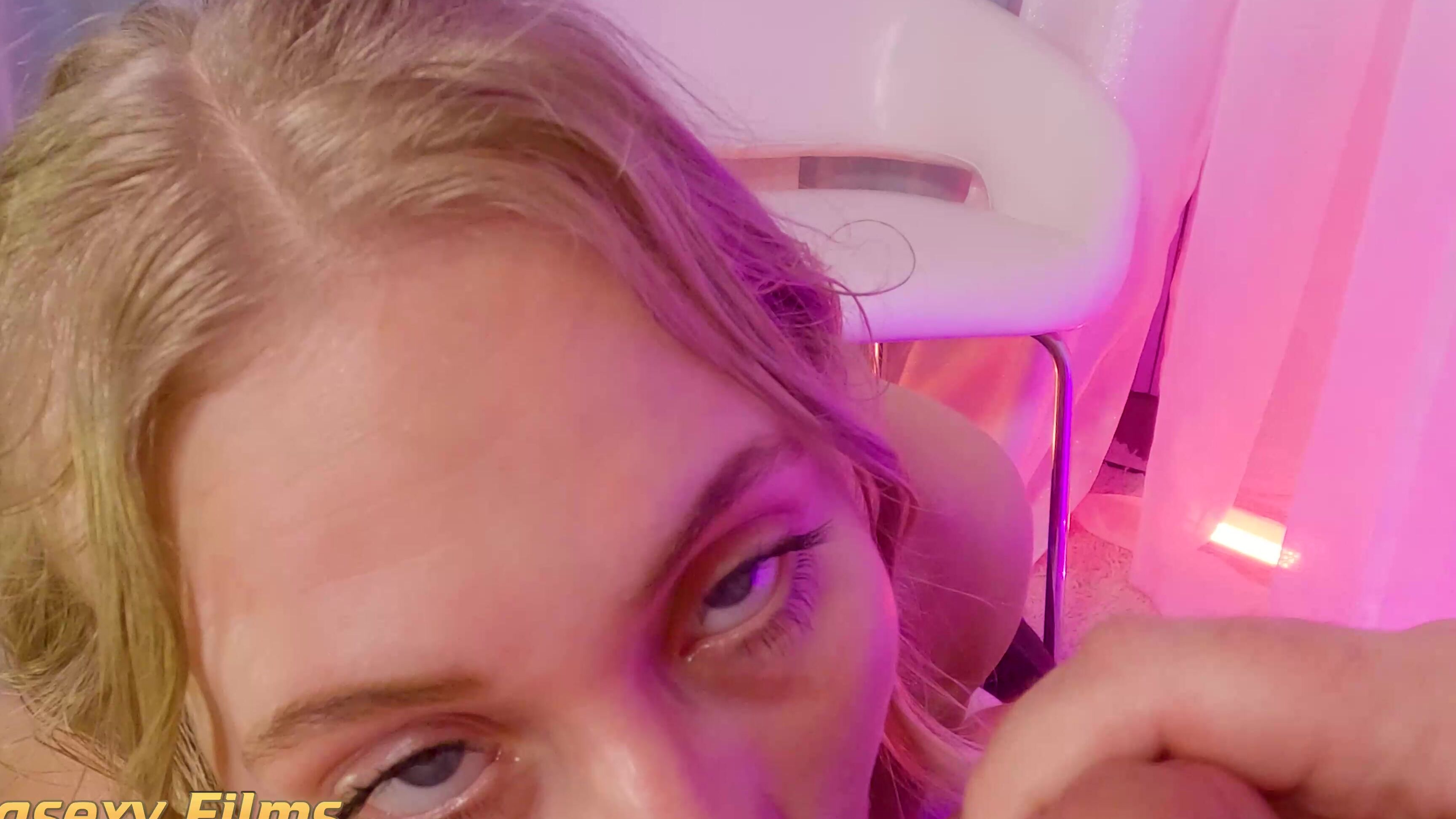 Bigsexy Films Etta Morphosis Gives Her First Lapdance Manyvids