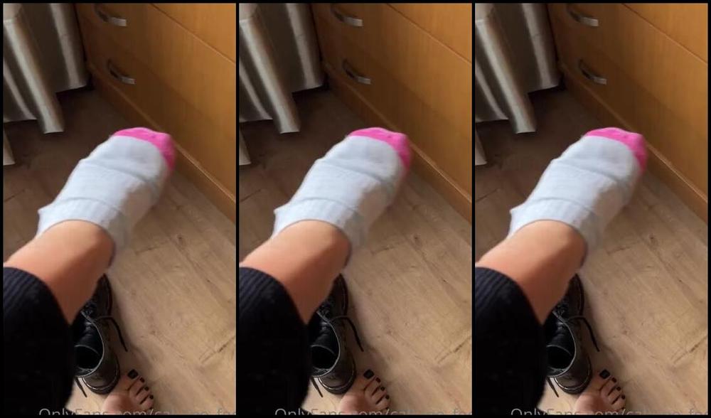 Caliupe Feet Nicknamed Caliupe Feet Foot Fetish 03 14 2023 Onlyfans Video Marquinhas De Meia E Do Coturno Que Usei Hoje Durante O Dia