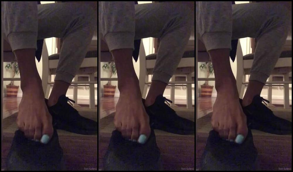 Torisoless Onlyfans Shoe Play Foot Tease