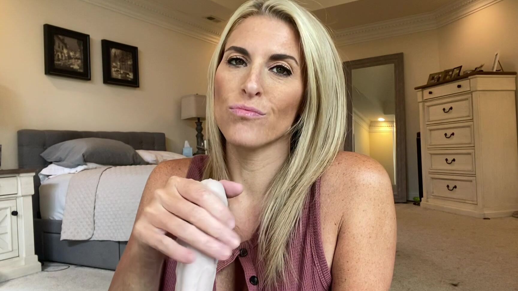 Big Tits, Blonde, Handjobs rose gives a handjob ManyVids