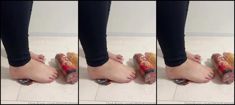 Miichannel R Nicknamed Miichannel R Onlyfans My Sister Tramples A Plastic Bottle 1