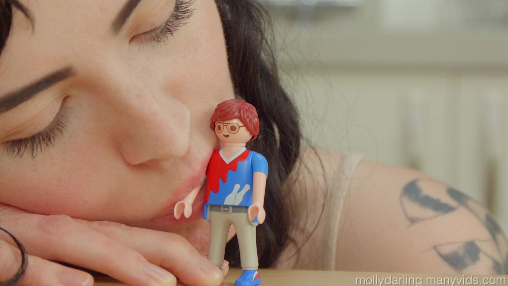 "Molly Darling" giantess, kink, kissing, licking, sfw, vore Giantess Teases Small Man Vore Fetish manyvids