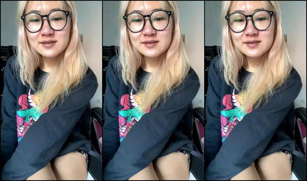 Suicidegirls Stream Started At Pm Heey I M Ayaska Let Have Some Morning Fun