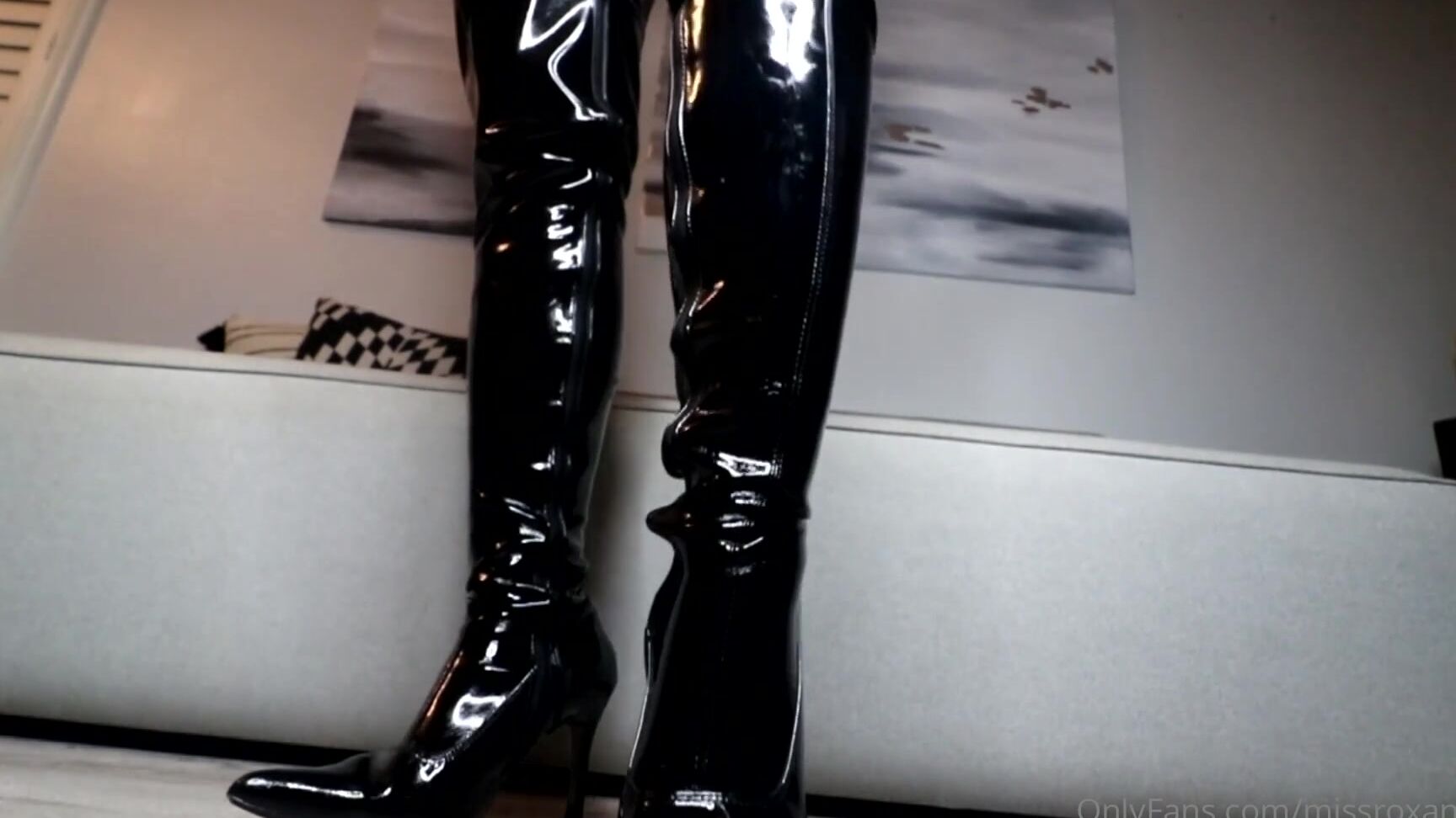 Missroxanarae Watch As I Oil Up My Sexy Black Boots