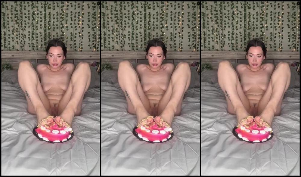 Cami Aka Camicutesoles Onlyfans Nude Cake Smash For 10K Twitter Followers Bp