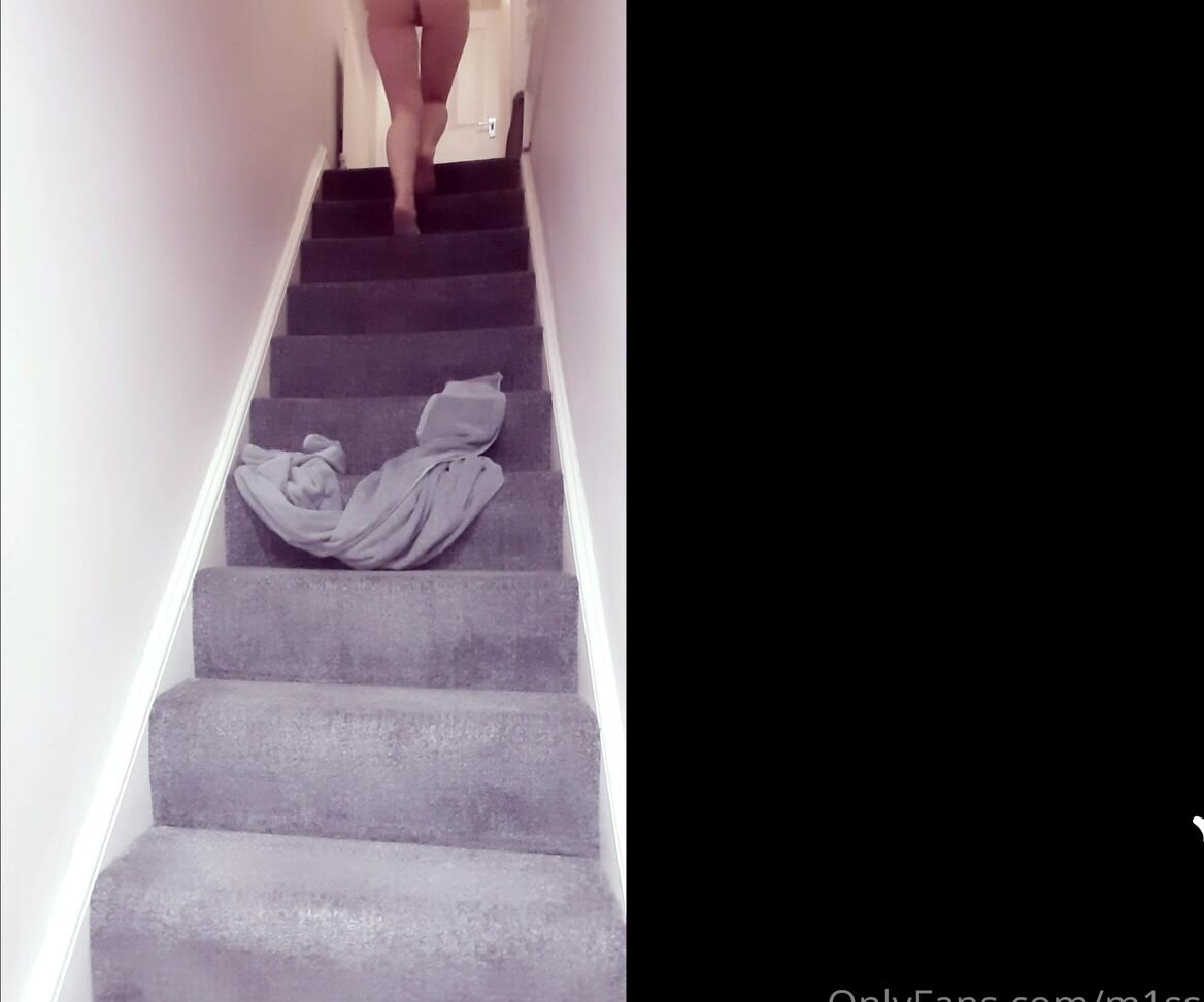 M Ss Ems I Think You Ll Enjoy This One Peep Show Bathroom