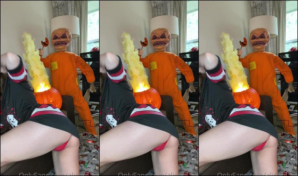 alicemarch-08-09-2020-859519051-i-think-jason-would-appreciate-my-bum-in-his-shirt-don-t-you