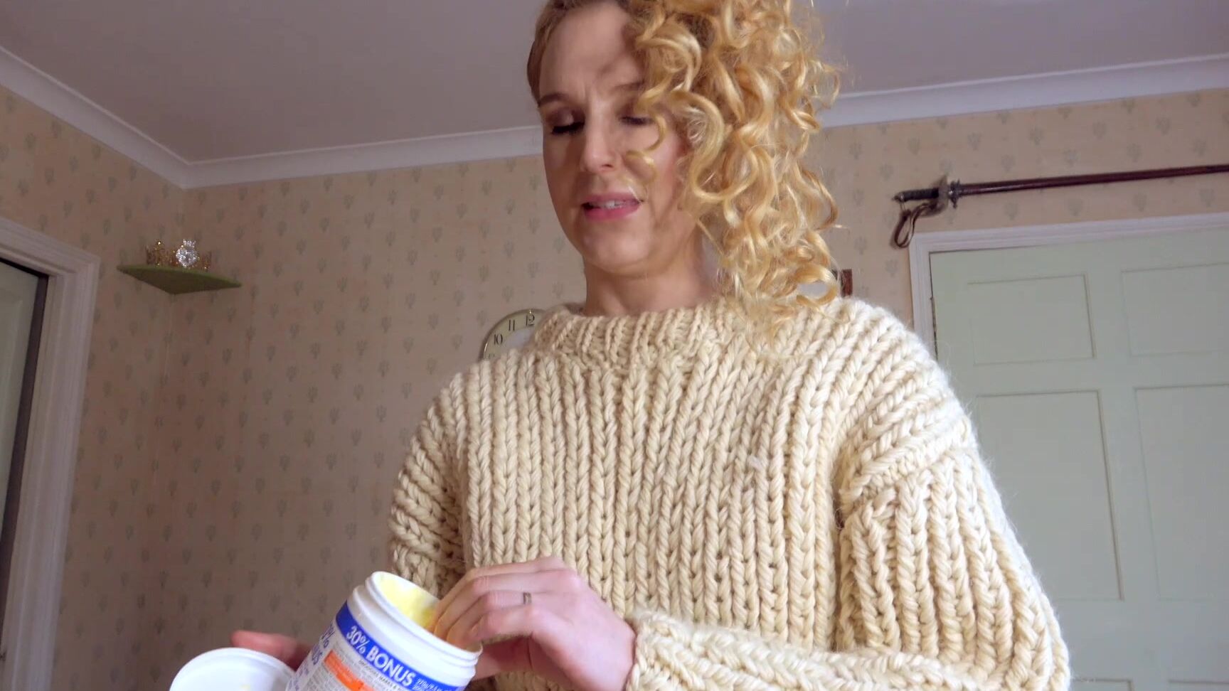 Ariel Anderssen, Amelia Jane Rutherford, Spanking POV, Full HD AA Your Sweater Clad Cousin Spanks You Clips4Sale