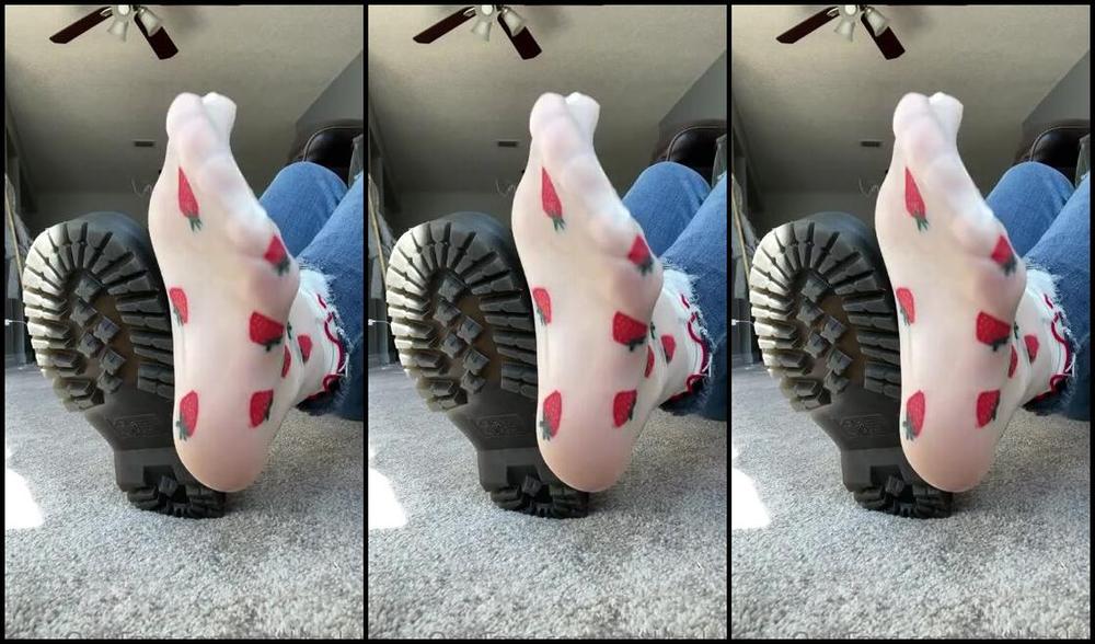 Goddess Mads Nicknamed Mad4Soles Onlyfans Morning Errands Are Complete Wow Are My Feet Sweaty Been Wearing These Nylon Socks Every Time