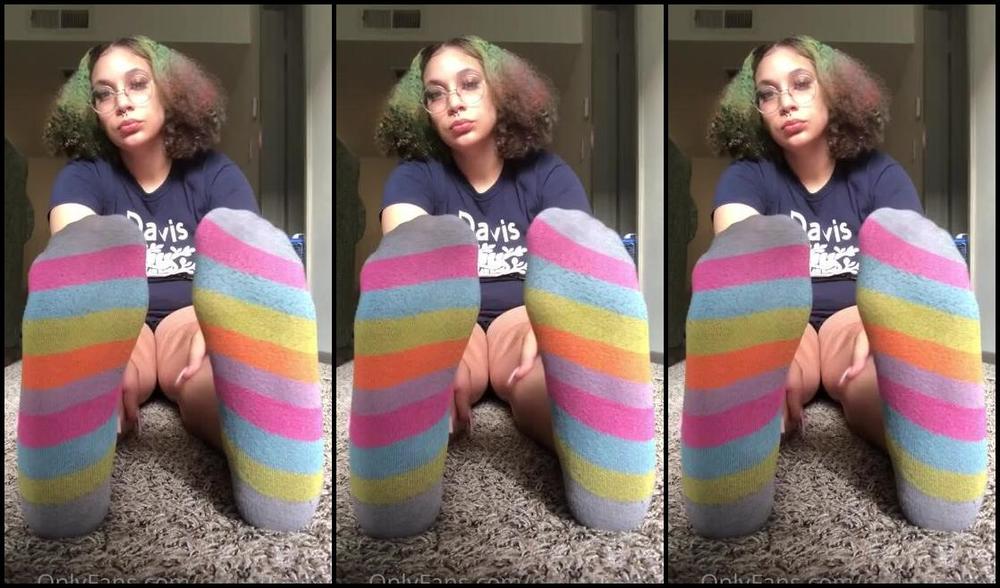 Pinkyyperfect Onlyfans The Suspense Of A Sock Removal Is Everything Kee
