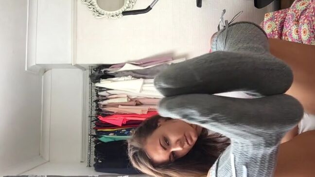 Xxnaughtygirlxx Feet And Smelly Sock Tease