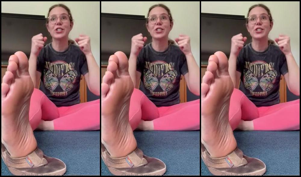Nina Aka Fityoginina Onlyfans Story Time With Feet And Kitty Love Dpm