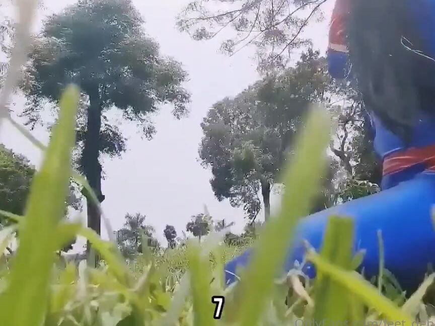 Giantess Debora Nicknamed Giantess Debora Onlyfans Capitana Marvel Playing Cat And Mouse With Her Tiny Mouse