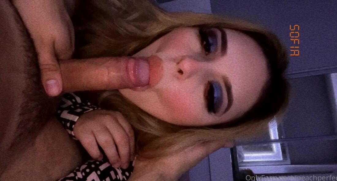 Peachperfection 2608226613 09 20 2022 In The Mood To Give Sloppy Toppy