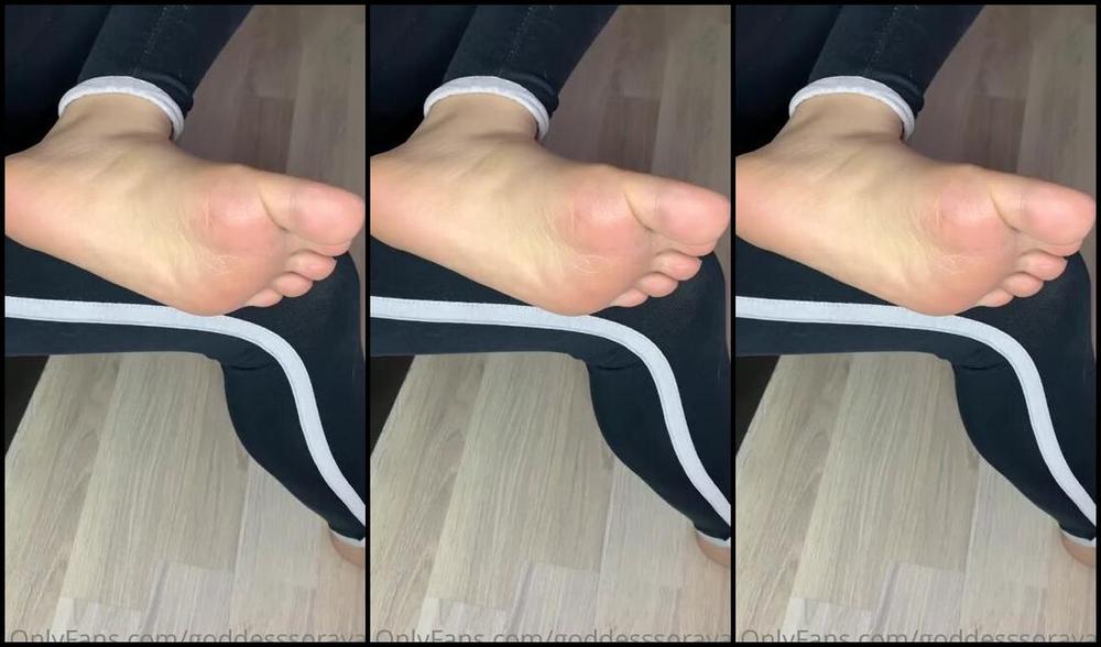 Goddess Soraya Nicknamed Goddesssorayaa 04 22 2021 Onlyfans Video 2 Minutes Of How I Put Cream On My Beautiful Feet