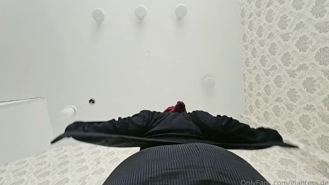 Giantess Debora Nicknamed Giantess Debora Onlyfans Reward For His Loyalty To Your Me Un Regalito Por Mantener Su Lealtad A Su Majestad