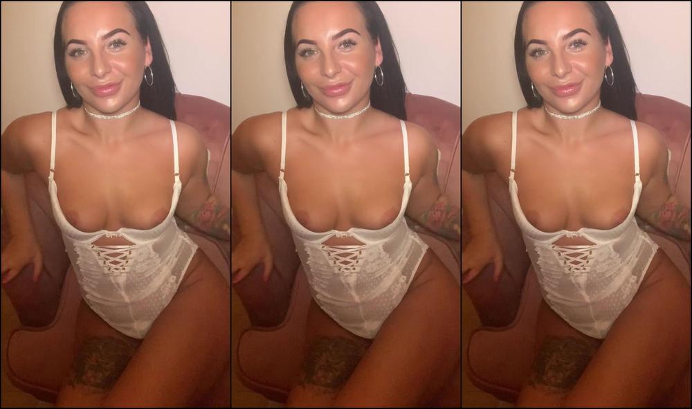 Caramelir Playing With My Sparkly Plug I Feel Like This Is Bec