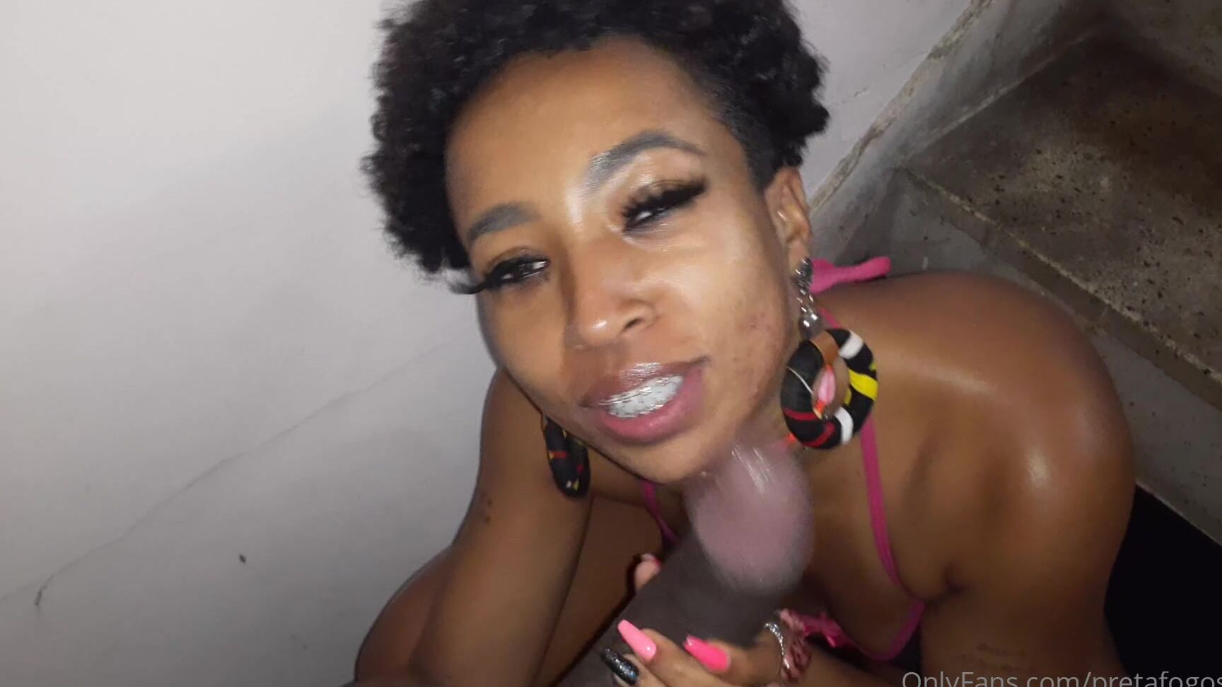 Pretafogosaofc 2304089771 12 17 2021 Dotado Pegou A Vizinha E Botou Pra Mamar Na Escada Do Pr Dio Joaoosafado Pretafogosa