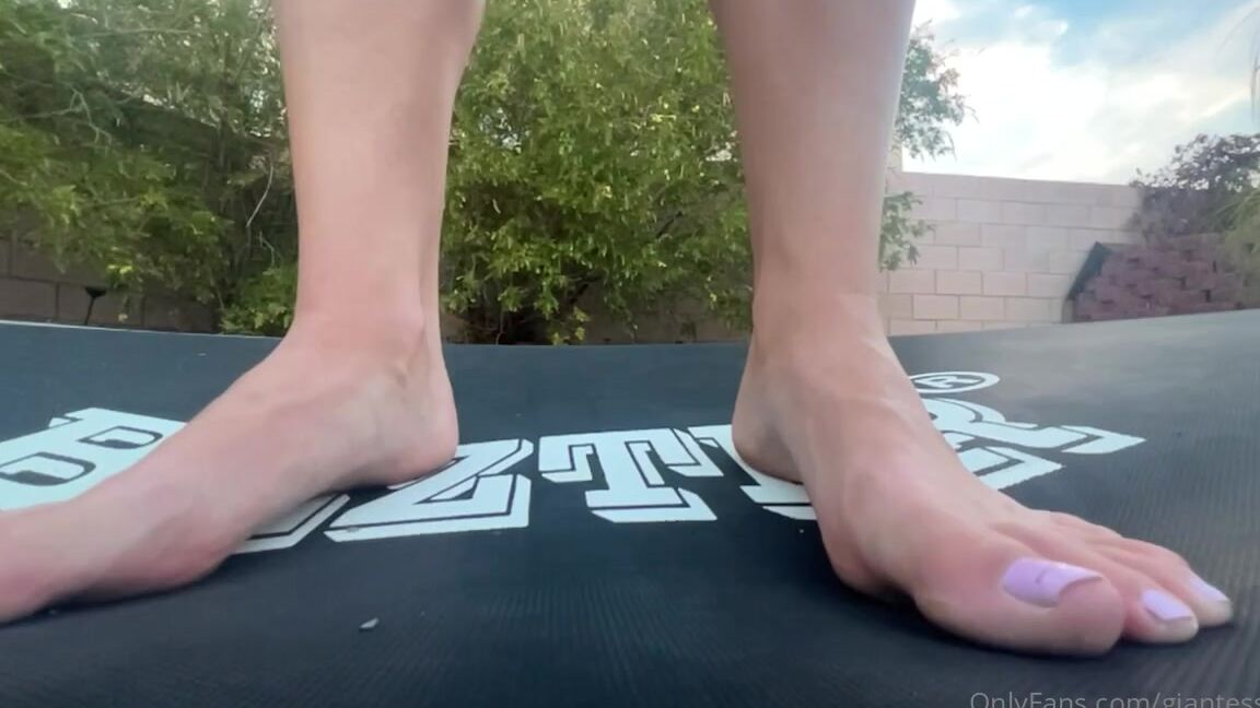 Giantess Tara Nicknamed Giantesstara 07 31 2024 Onlyfans Video Having A Little Trampoline Fun With My Tinies