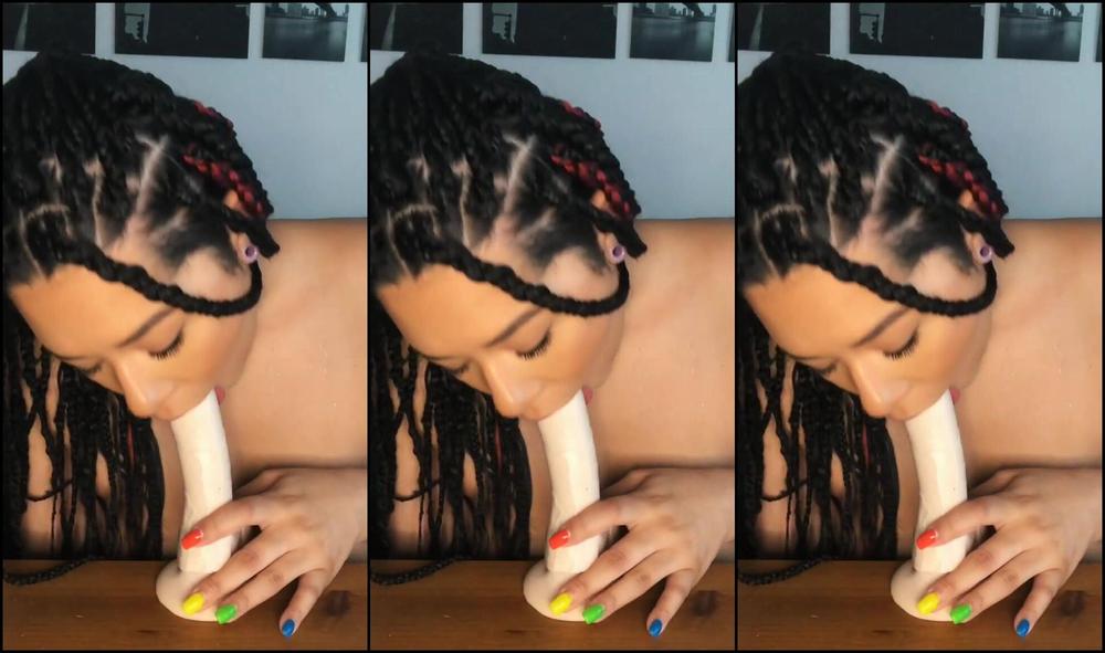 Fayeforbes White Dildo Sucking