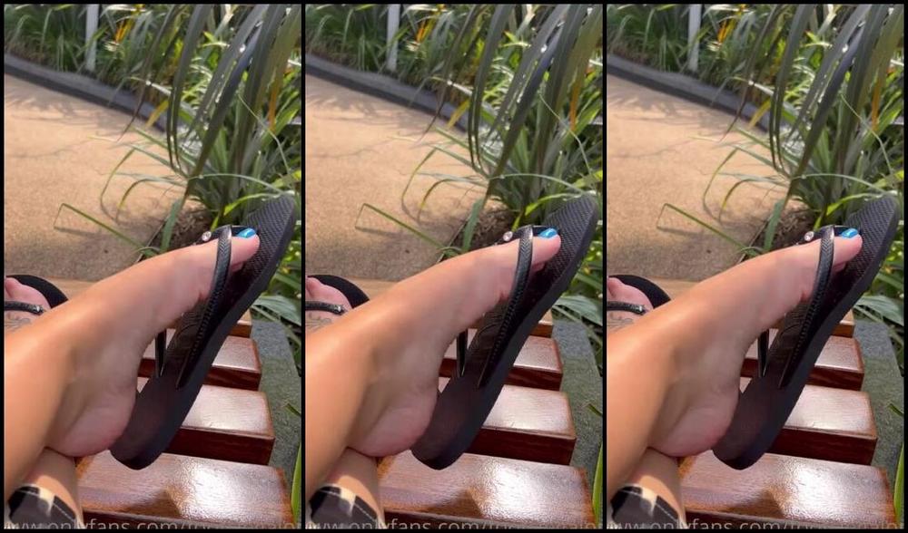 Footsiegalore Onlyfans Let S Find A Quiet Corner In This Pretty London Rooftop Garden I Want To Get Lost From The Crazine