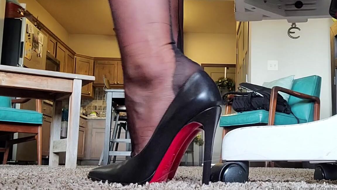 Worldgoddess Onlyfans Airing Out My Sweaty Feet