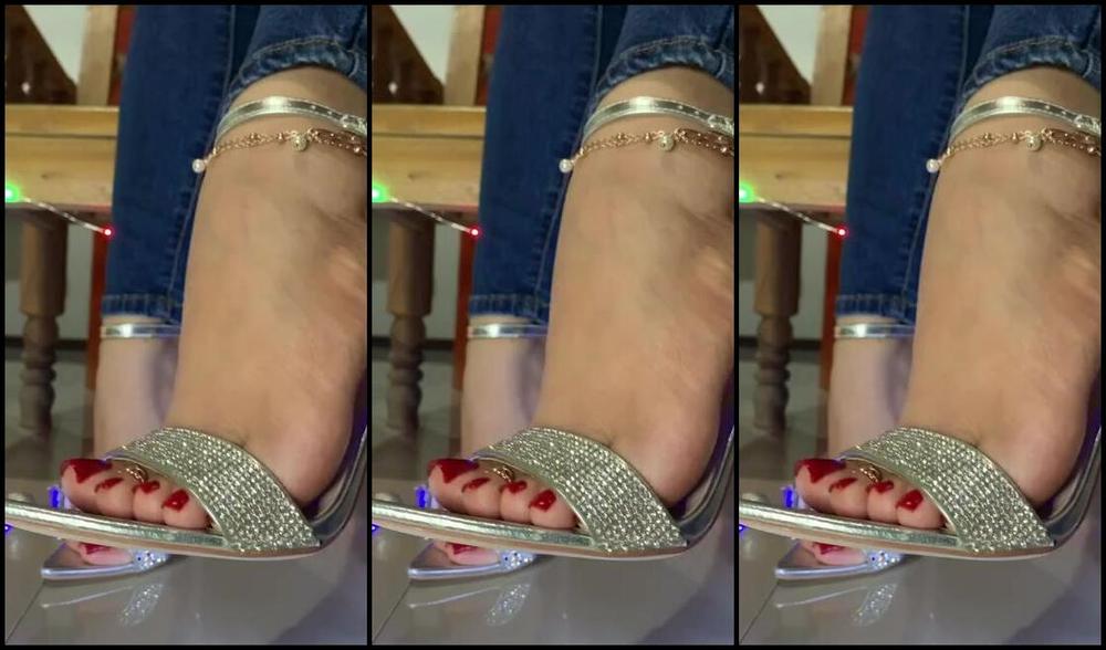 Goddess Cinnamon Aka Cinnamonfeet2 Onlyfans Wishing You A Great Christmas Eve Glad You Enjoy All What I Have Posted This Year And That You