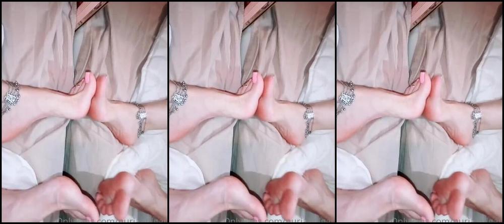 Feetvampire Nicknamed Feetvampire Onlyfans Plantitas Frente Al Espejo