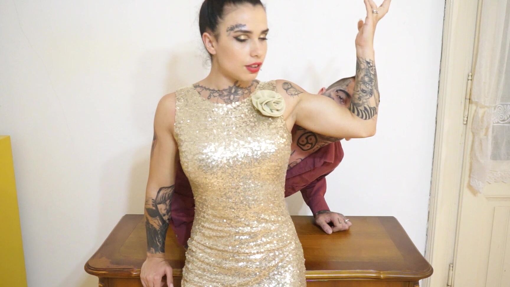 GymBabe - Lady Eva II Worship My Amazing Biceps ManyVids