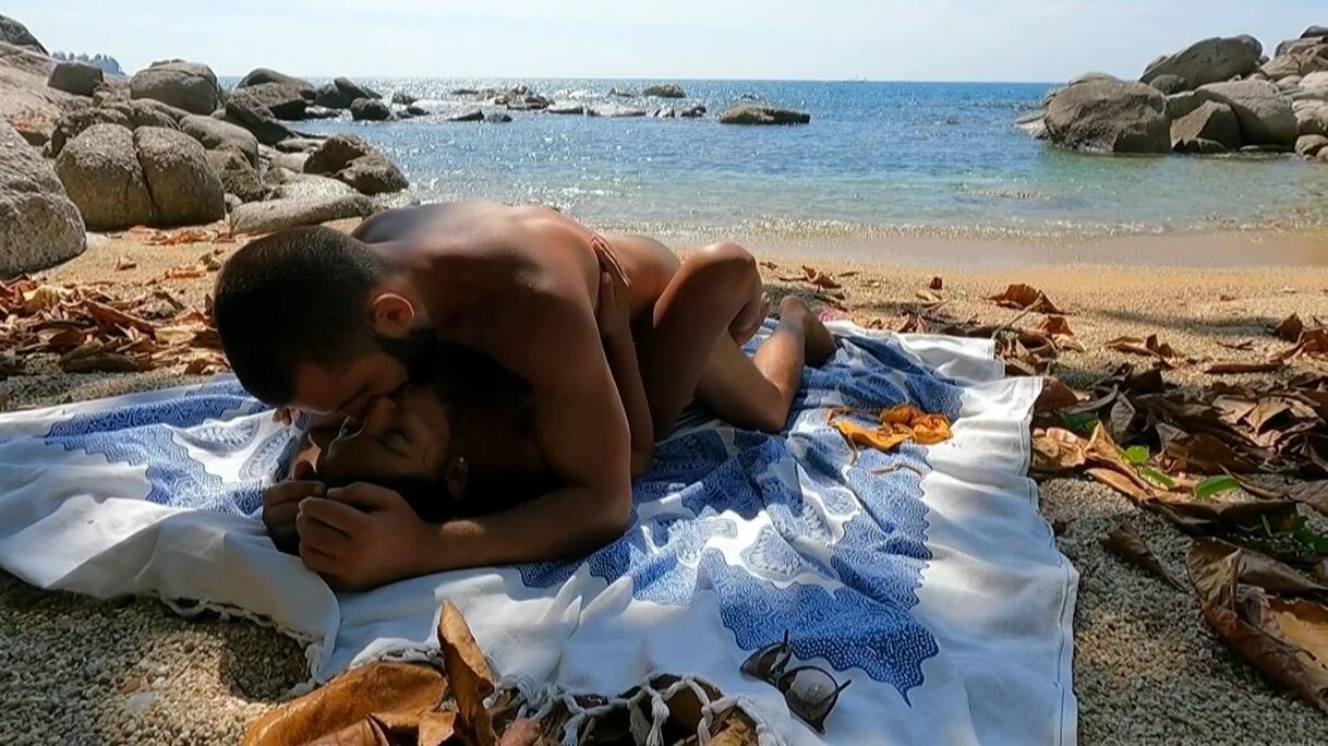 K Love La Sua Prima Volta In Spiaggia La Spiaggia Era Sicuramente Perfetta Ma Ines Mendoza E Co