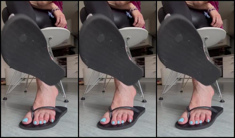 Bornroyal Feet Onlyfans You Love The Sound Of The Flipflops Against My Soles You Want To Serve Me And Worship