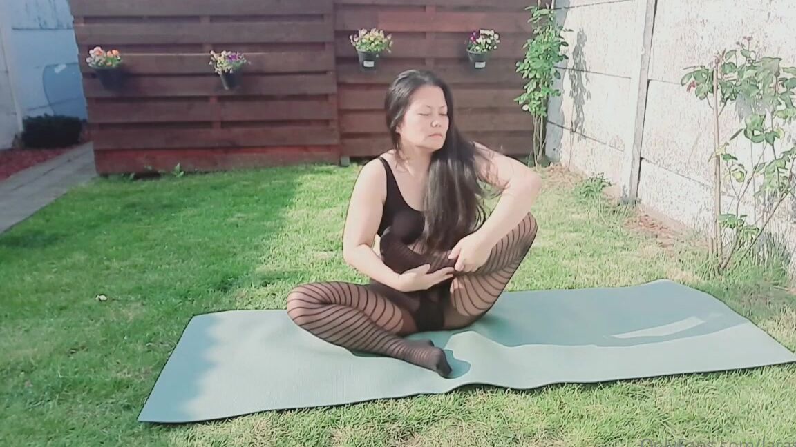 Laraslove Yoga Time And Black Pantyhose Time  Onlyfans XXX